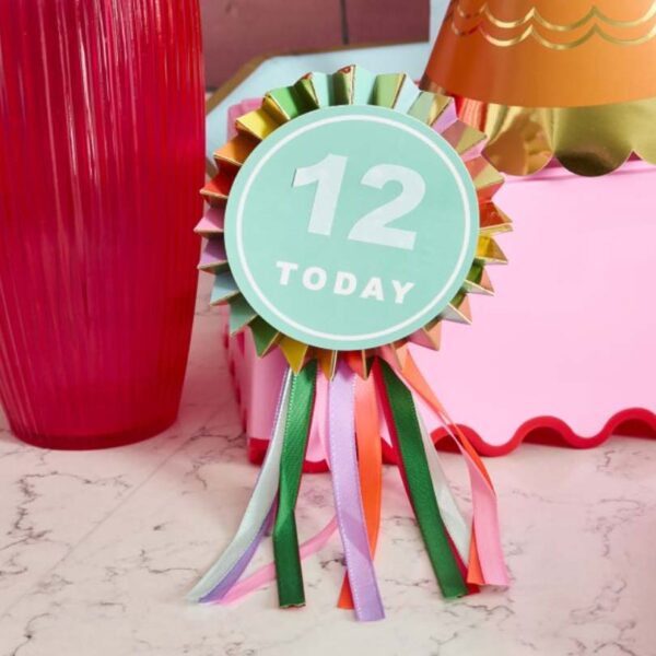 Spilla Compleanno Personalizzabile – Arcobaleno
